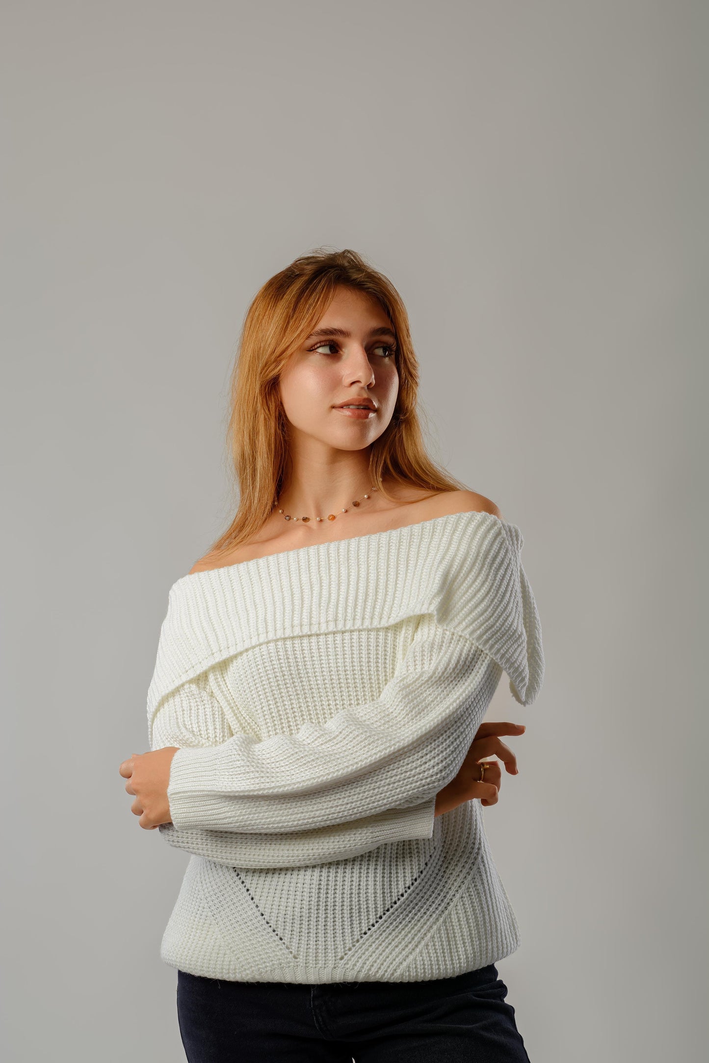 Offwhite offshoulder